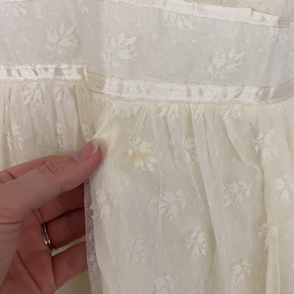 Gunne Sax Vintage Ivory Lace Victorian Wedding Dress - Picture 6 of 11